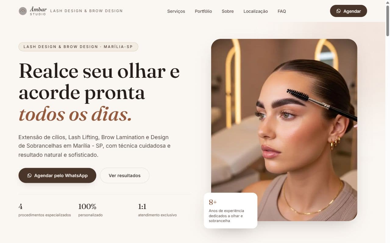 Captura de tela do site Âmbar Studio, projeto de demonstração da Vitrine para o segmento de cílios